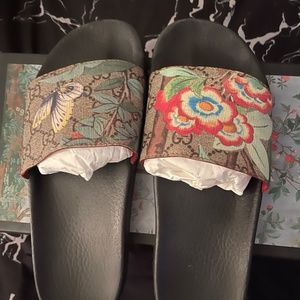 Gucci Women’s Pursuit GG Supreme Slide 'Flowers'